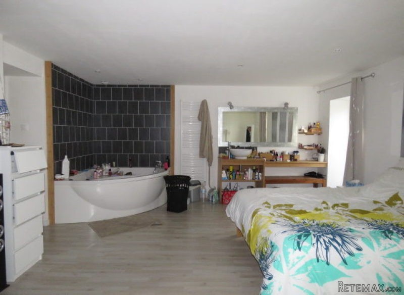 Townhouse in centre of Montmorillon.. - 2