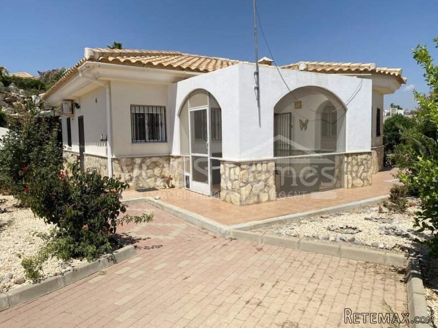 RESERVED/SALE AGREED 2023 & NEW & EXCLUSIVE LISTING TO VOSS..