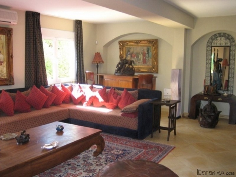 6 Bedroom Villa For Sale In Linda.. - 2