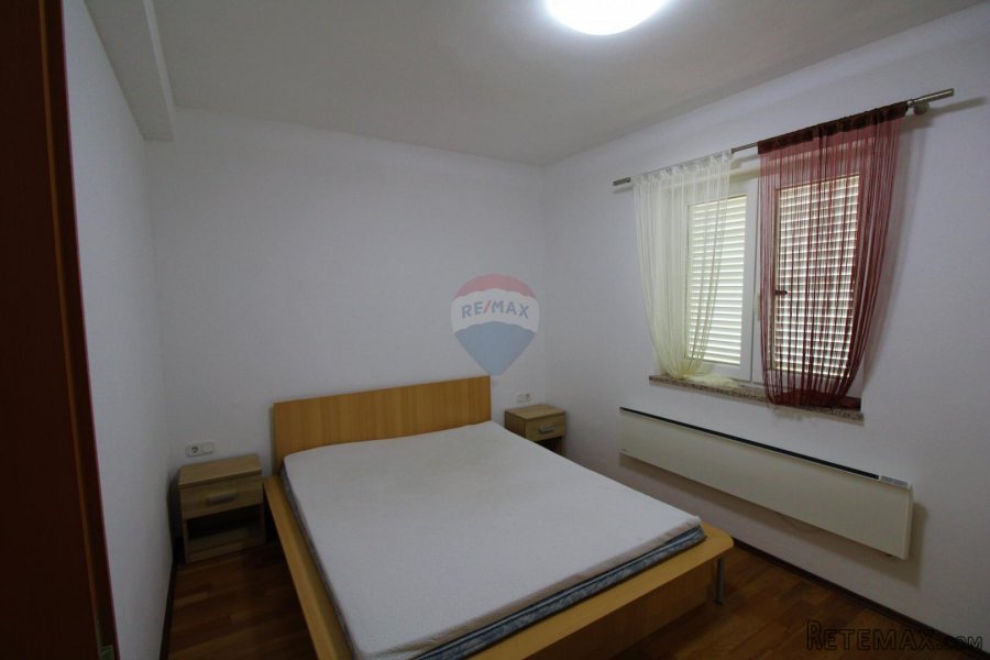 Istra,Tar,2 stana-105m2 +2parkinga+vrt - 8