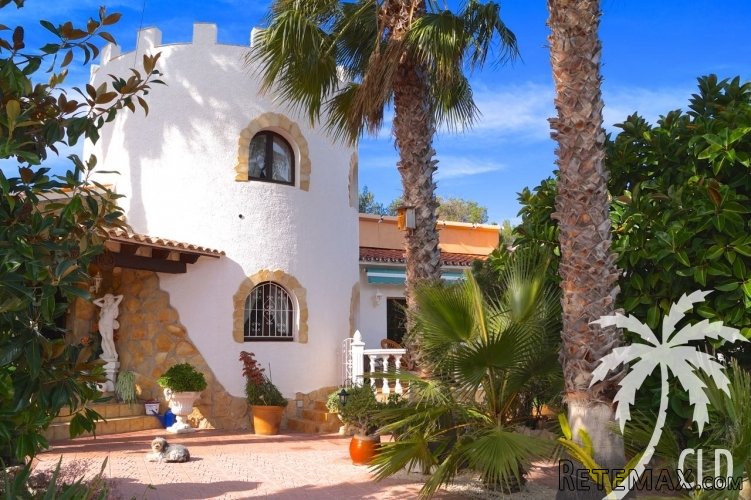 Villa with Apartments for Sale in Cap Blanc, Moraira within..
