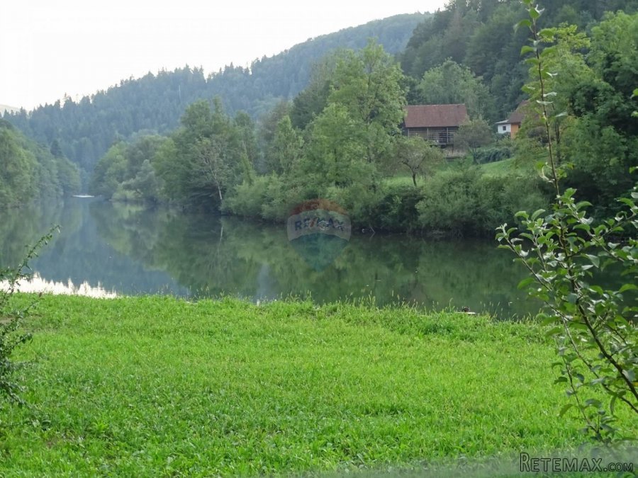 Doluš-građevni teren