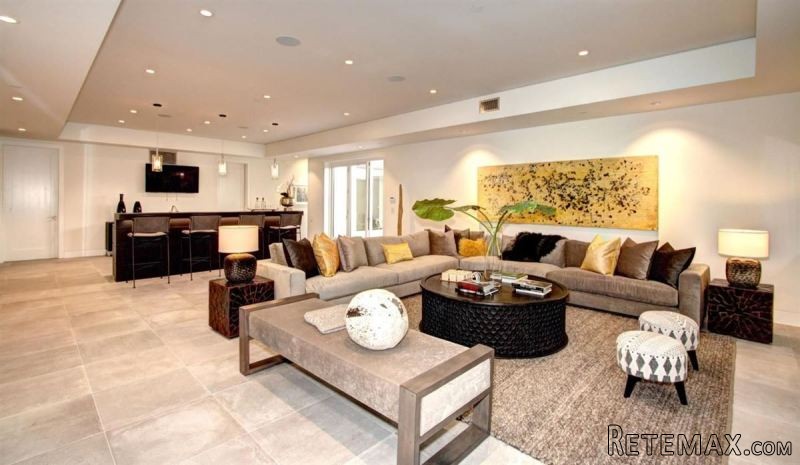 6 Bedrooms - Property - CA - For Sale - 2