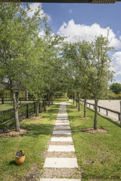 3 bedroom House For Sale: 17450 SW 51st.. - 2