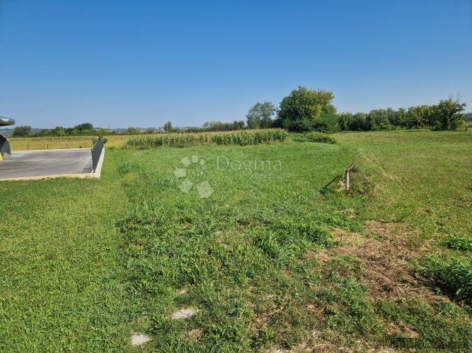 Građevinsko zemljište poslovna zona Oroslavje - 2