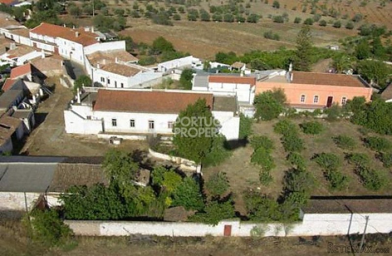 Large land for building rural tourism..
