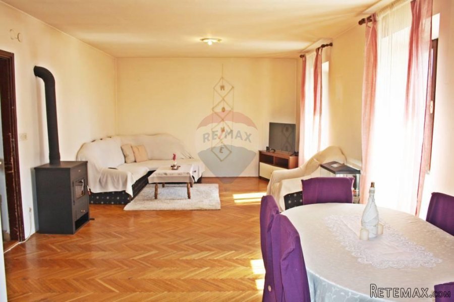 VRSAR-stan sa 3 spavaće sobe, 350m od mora