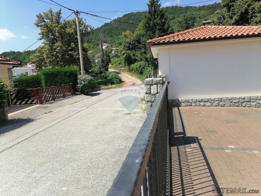 Okolica Matulja,Bregi,obiteljska stambena kuća s više stanov - 3
