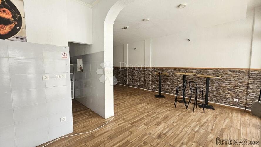 POSLOVNI PROSTOR - PIZZERIA - OKOLICA POREČA - 50 M OD MORA - 3