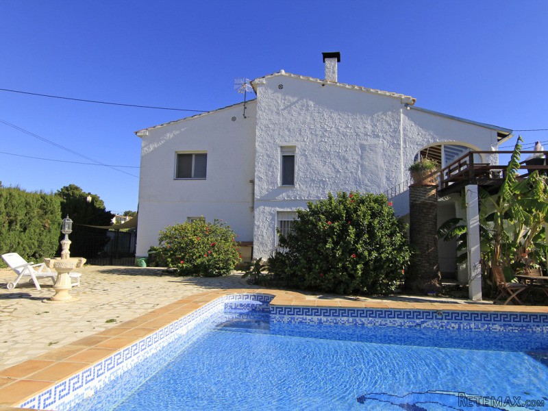 4 Bedrooms - Villa - Alicante - For Sale