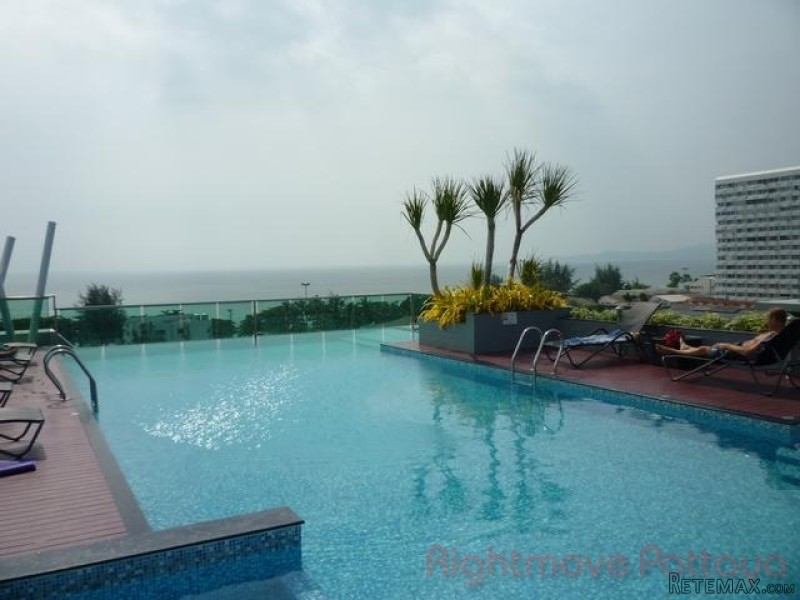 1 Bedroom Condo for sale in Jomtien -..