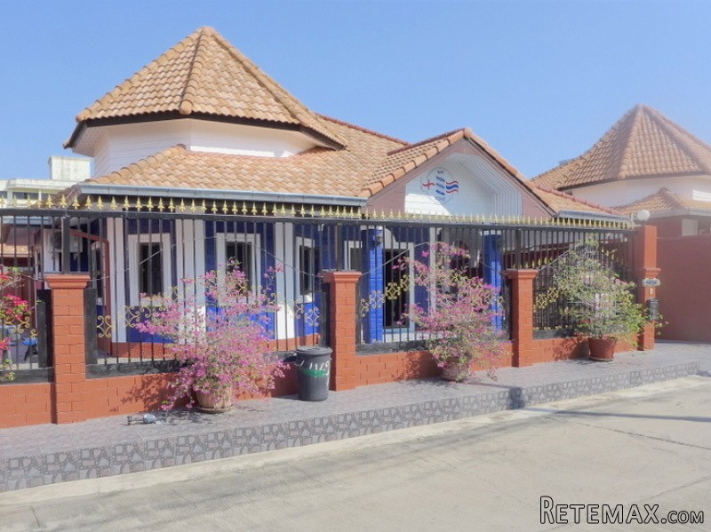 3 bedroom house in secure housing..