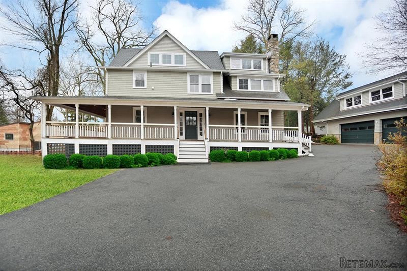 4 bedroom House For Sale: 10 Elm Street..