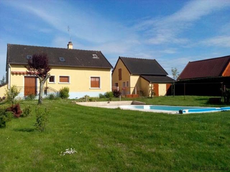 4 Bedrooms - House - Bourgogne - For..