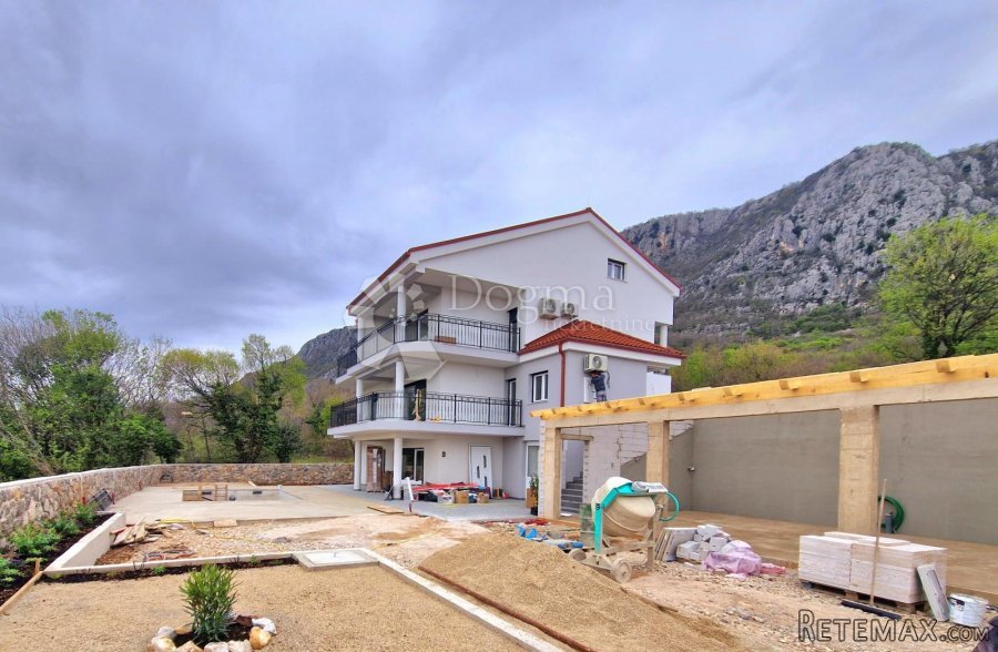 BRIBIR - APARTMAN 1 S BAZENOM - 8
