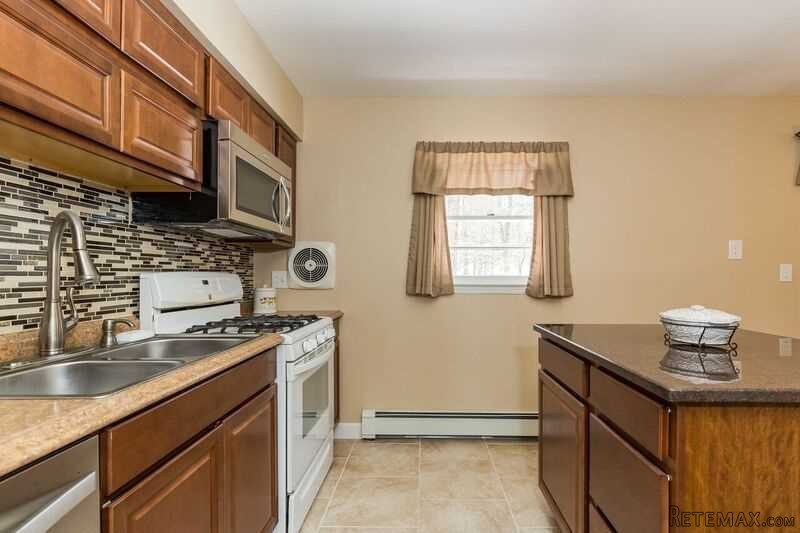 3 bedroom House For Sale: 35 Quarry.. - 2