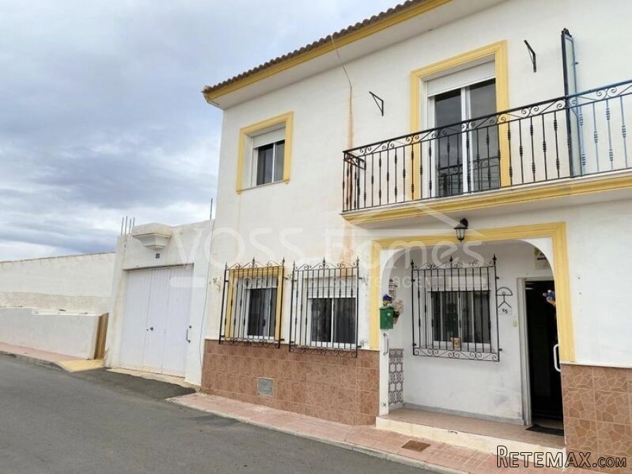 NEW & EXCLUSIVE TO VOSS HOMES - Recently modernised..