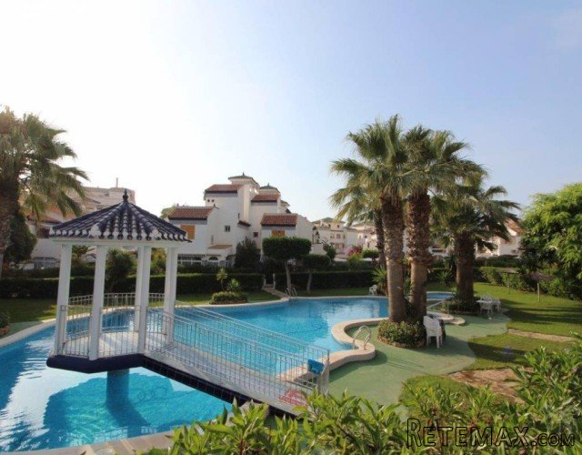 Beautiful apartment with spacious balcony and stunning..