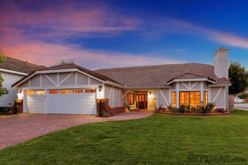 5859 Hempstead Drive | Agoura Hills..