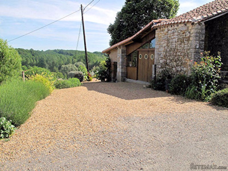EC0675al 3bed Stone House, ½ Acre Plot.. - 2