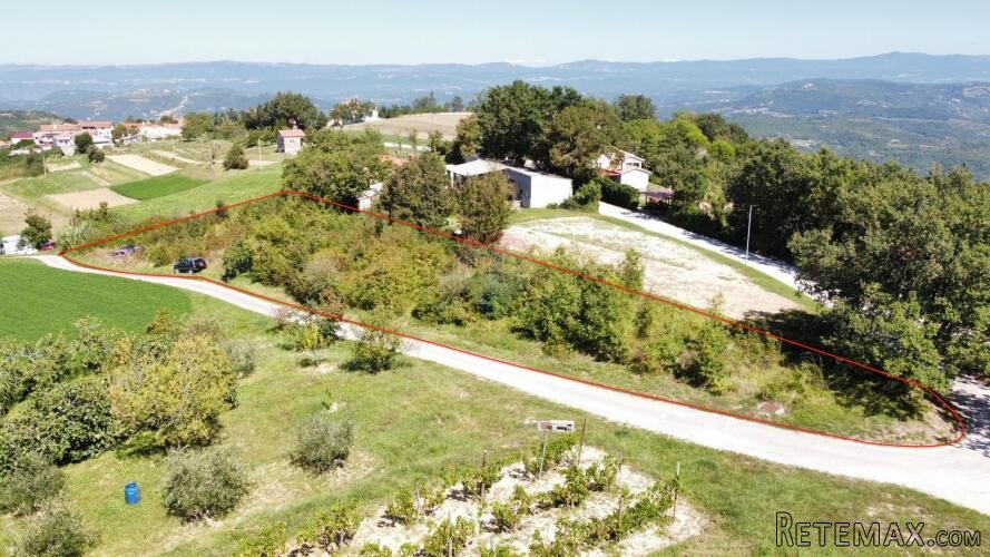 ISTRA, KAŠČERGA - Građevinsko zemljište 1650 m2 + 650 m2 pol