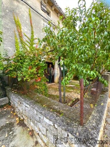 Rovinj,okolica-9km-kuća+876m2 građevinskog zemljišta