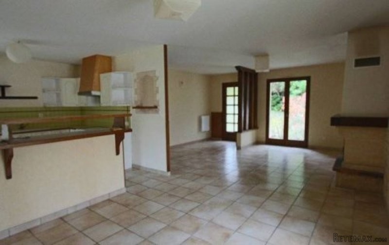 3 Bedroom Bungalow With Garden And.. - 2