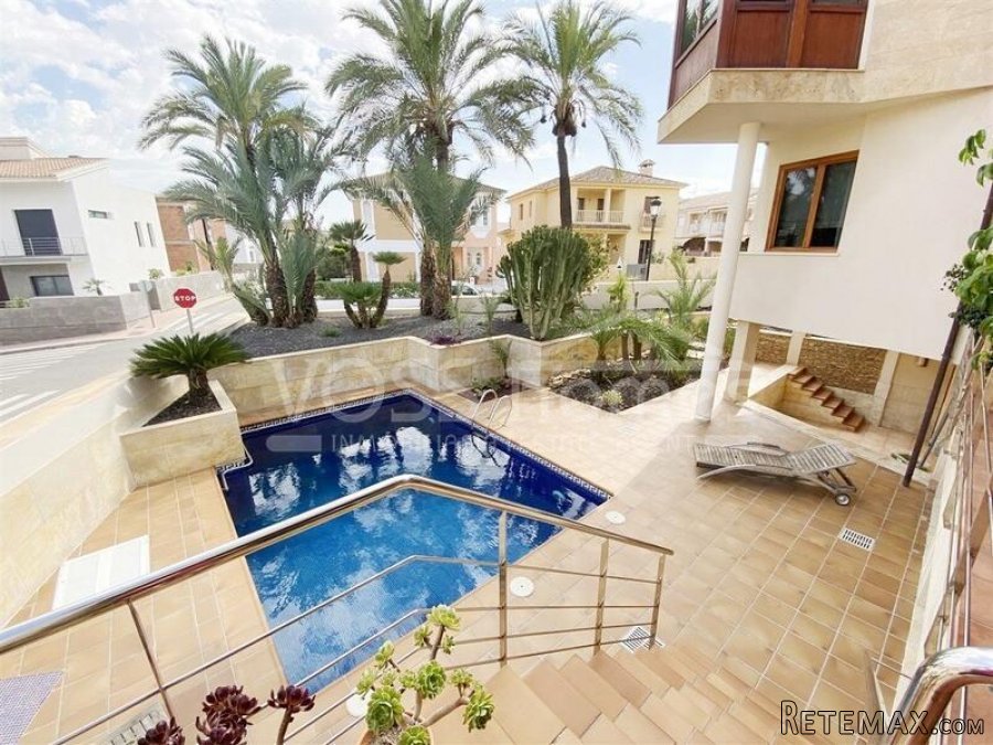 NEW LISTING TO VOSS HOMES - An amazing high quality built..
