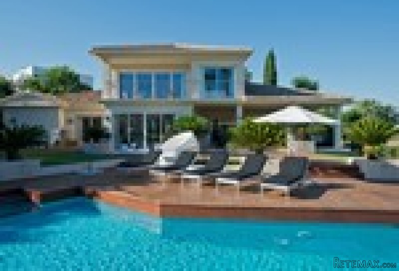 5 Bedrooms - Villa - Malaga - For Sale