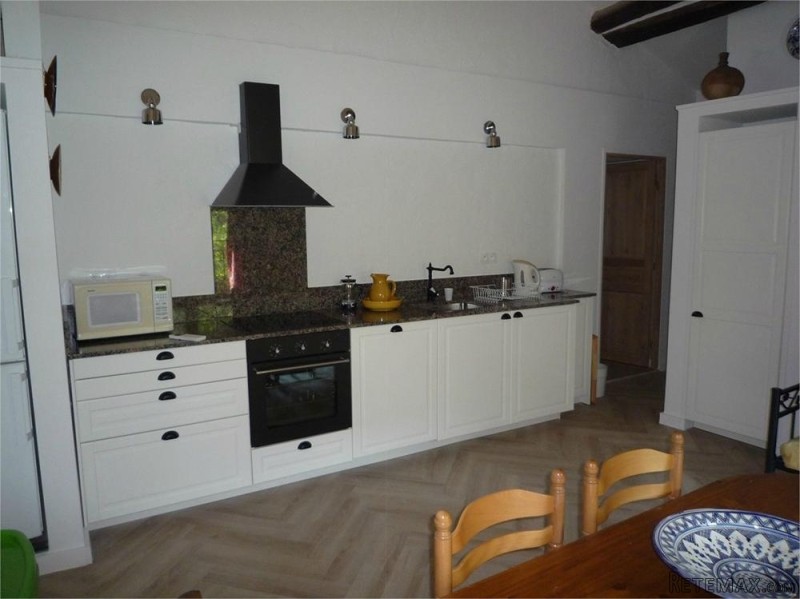 Character 2 Bedroom Apartment With.. - 2