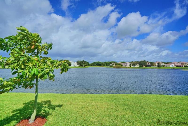 7883 Springvale Dr, Lake Worth, FL -..