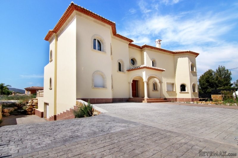 Fabulous Brand New 4 Bedroom 4 Bathroom..
