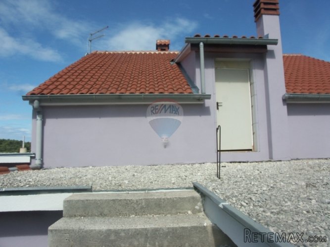 Istra,Pula,kuća na rubu šume sa 4 stana 900 m od mora - 4