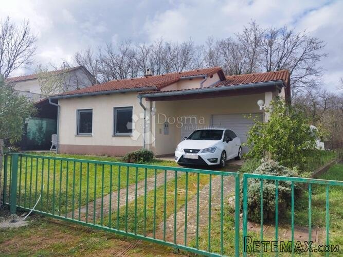 MALINSKA - OKOLICA - SAMOSTOJEĆA PRIZEMNICA U MIRNOM OKRUŽEN