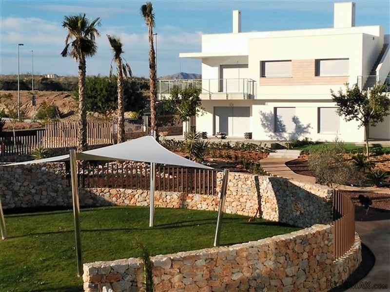 2 bedroom, 2 bathroom Apartment, (build..