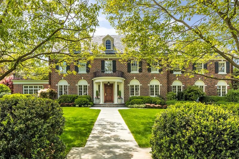 4 bedroom House For Sale: 11 Eastway..