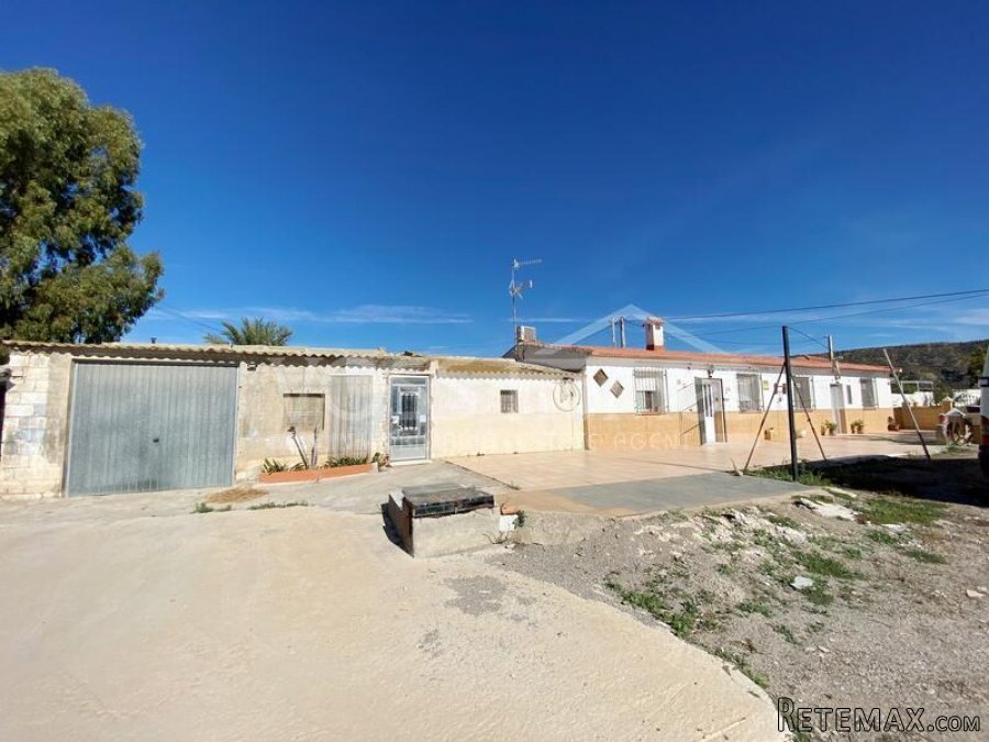 NEW LISTING TO VOSS HOMES - A 4 bed, 1 bath Countryside..