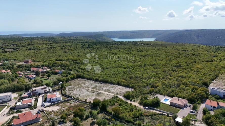PRILIKA! GRAĐEVINSKO ZEMLJIŠTE NADOMAK MORA! Okolica Labina - 2