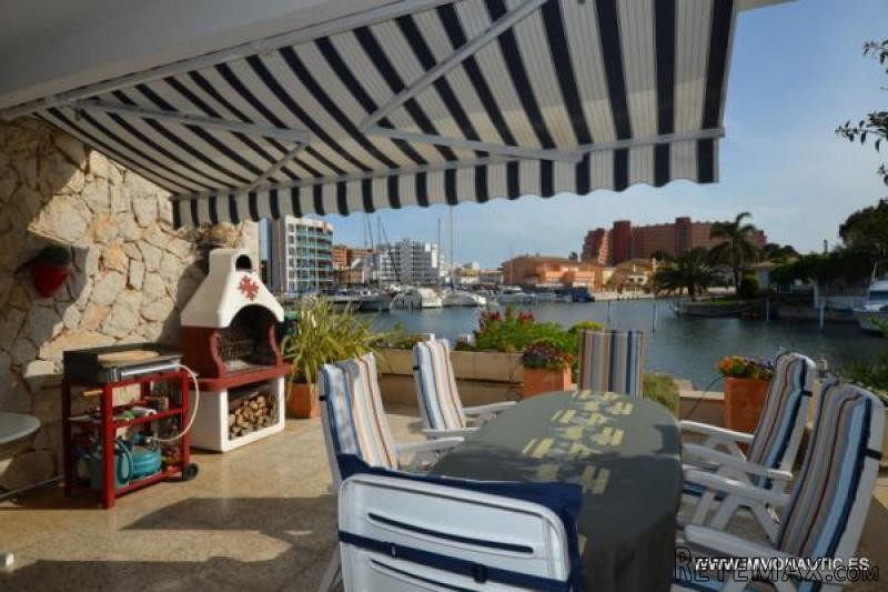 ROSES SANTA MARGARIDA: House on the..