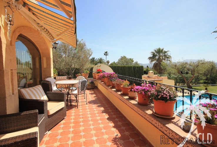 This substantial Montgo property currently possesses 4.. - 2