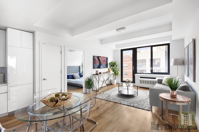 2 bedroom Apartment For Sale: 51 EAST..