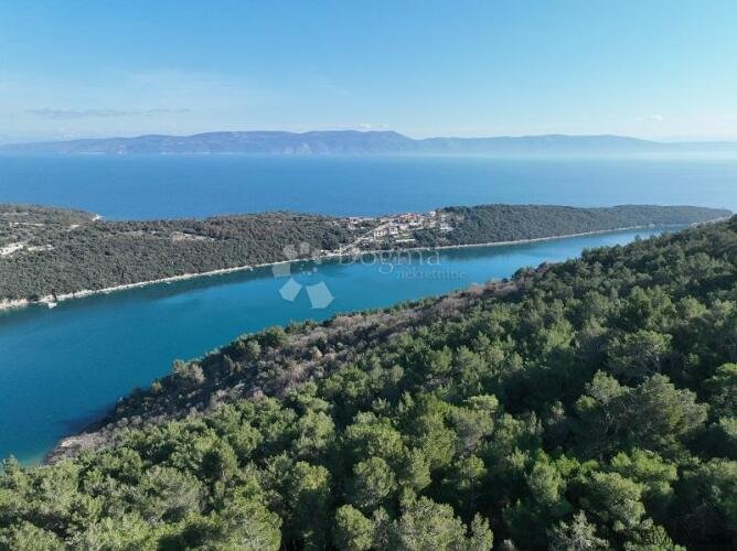 Atraktivno zemljište s pogledom na more