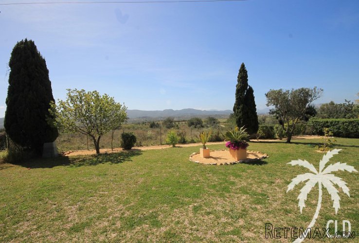 This substantial Montgo property currently possesses 4.. - 3