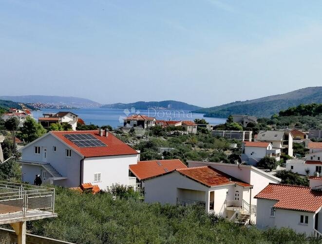 MARINA, kuća sa 4 apartmana i predivnim pogledom na more