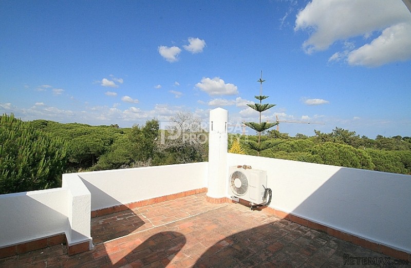 SPACIOUS 3 BED APARTMENT NEAR THE BEACH - 2