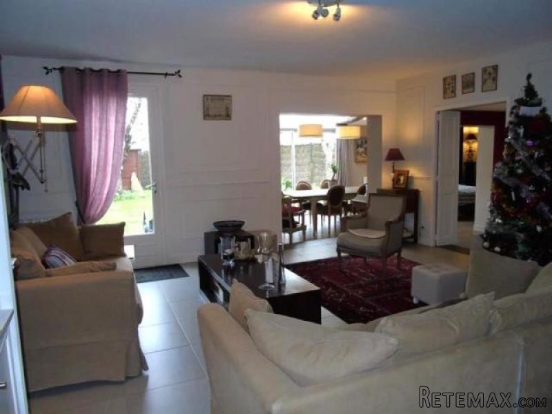 4 bedroom House For Sale: 86000 POITIERS