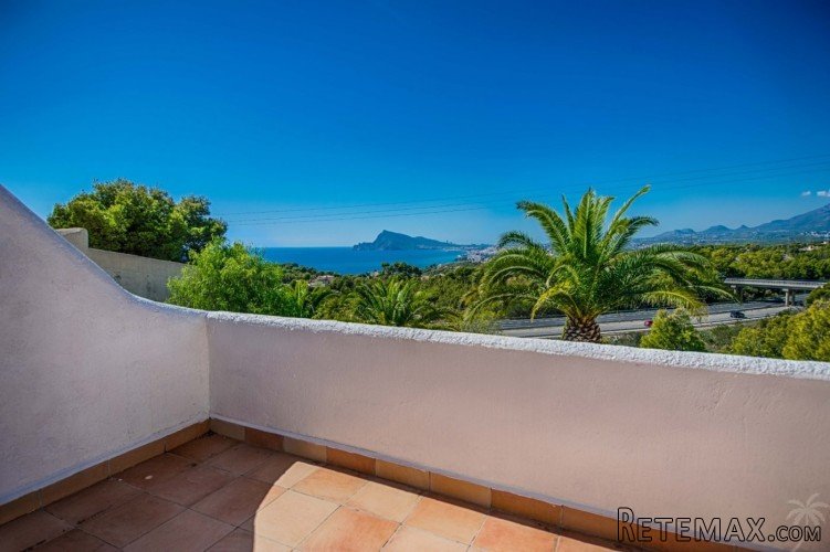 Corner townhouse with sea views located in a complex with.. - 6