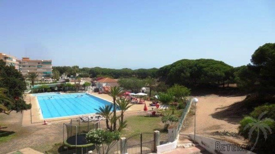 Very sunny apartment on the 2nd floor with southern..