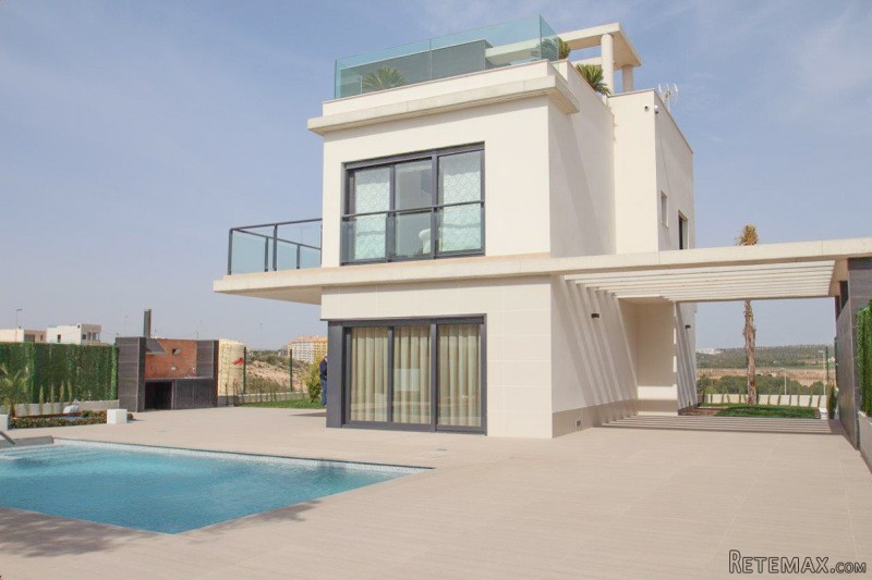 4 Bedrooms - Villa - Alicante - For Sale