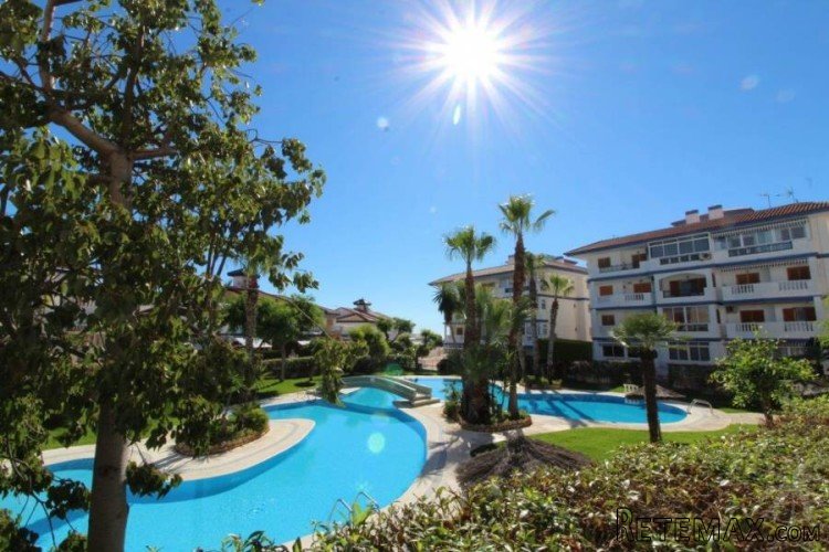Beautiful apartment on the ground floor on the corner with..